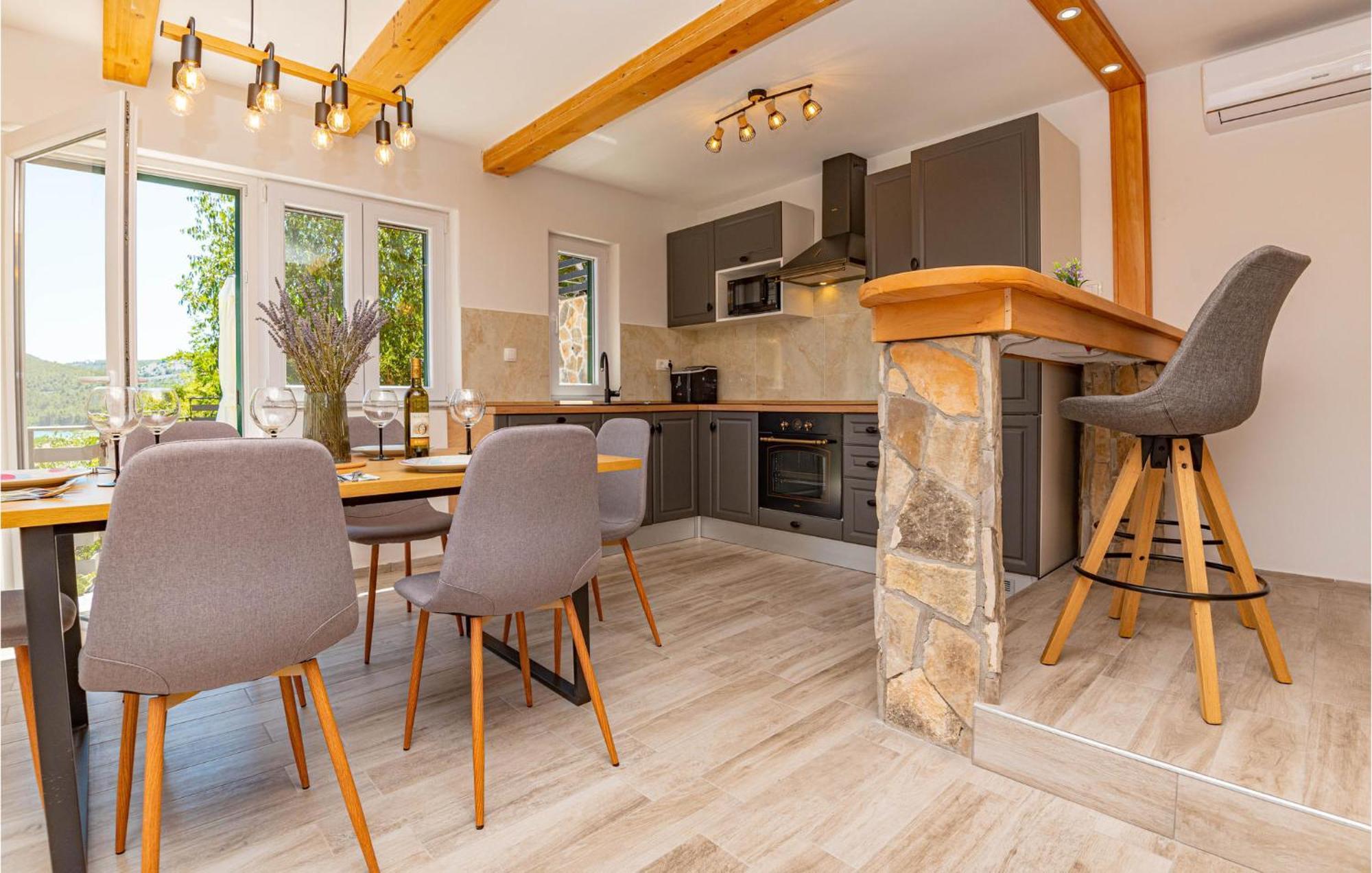 3 Bedroom Cozy Home In Skradin Exterior photo