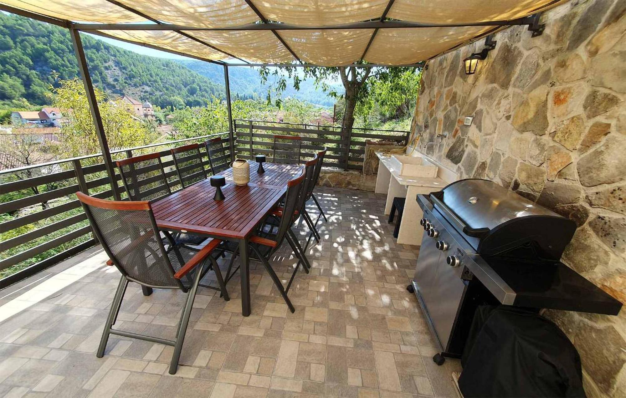 3 Bedroom Cozy Home In Skradin Exterior photo