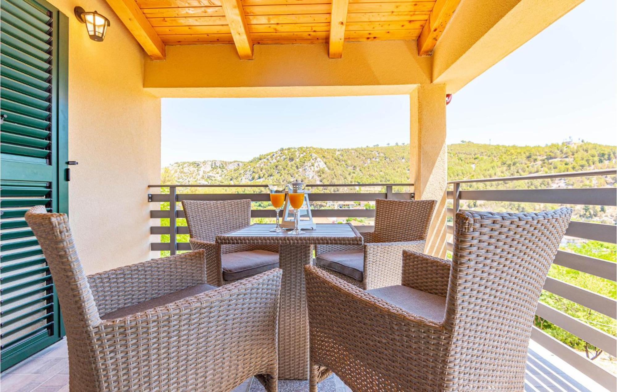 3 Bedroom Cozy Home In Skradin Exterior photo