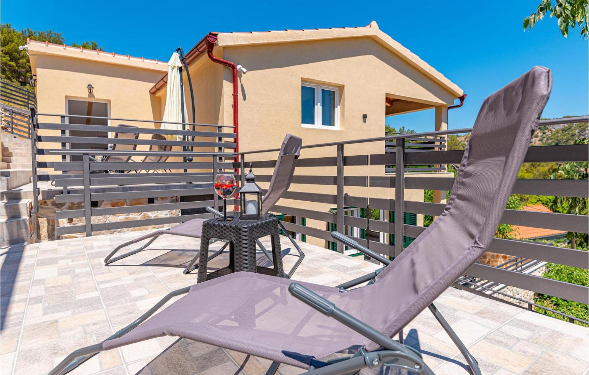 3 Bedroom Cozy Home In Skradin Exterior photo