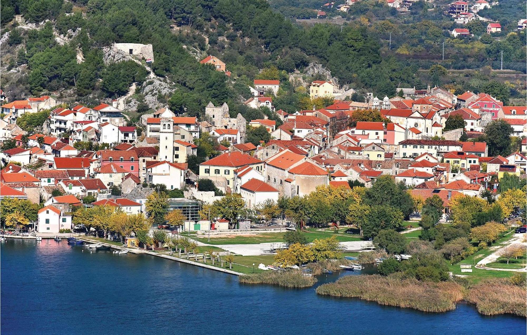 3 Bedroom Cozy Home In Skradin Exterior photo