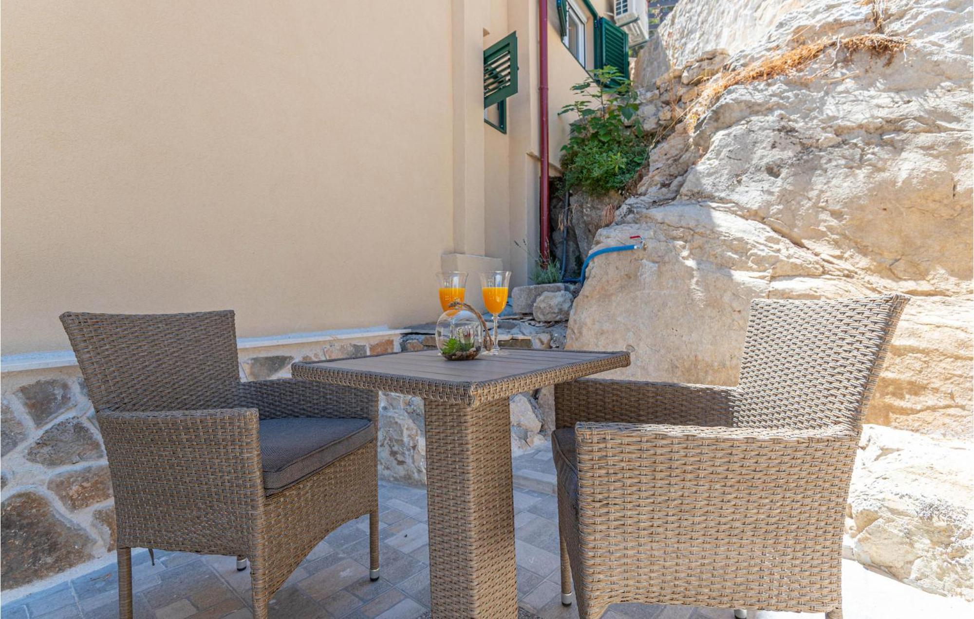 3 Bedroom Cozy Home In Skradin Exterior photo
