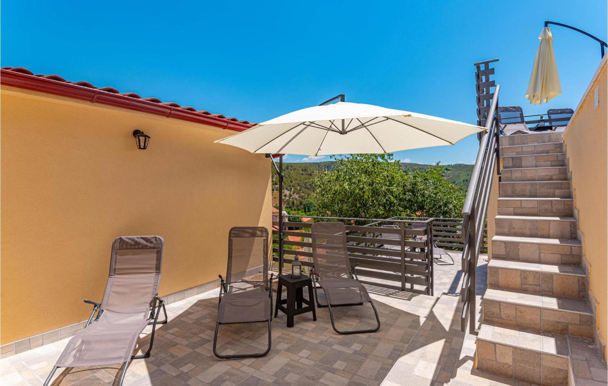 3 Bedroom Cozy Home In Skradin Exterior photo