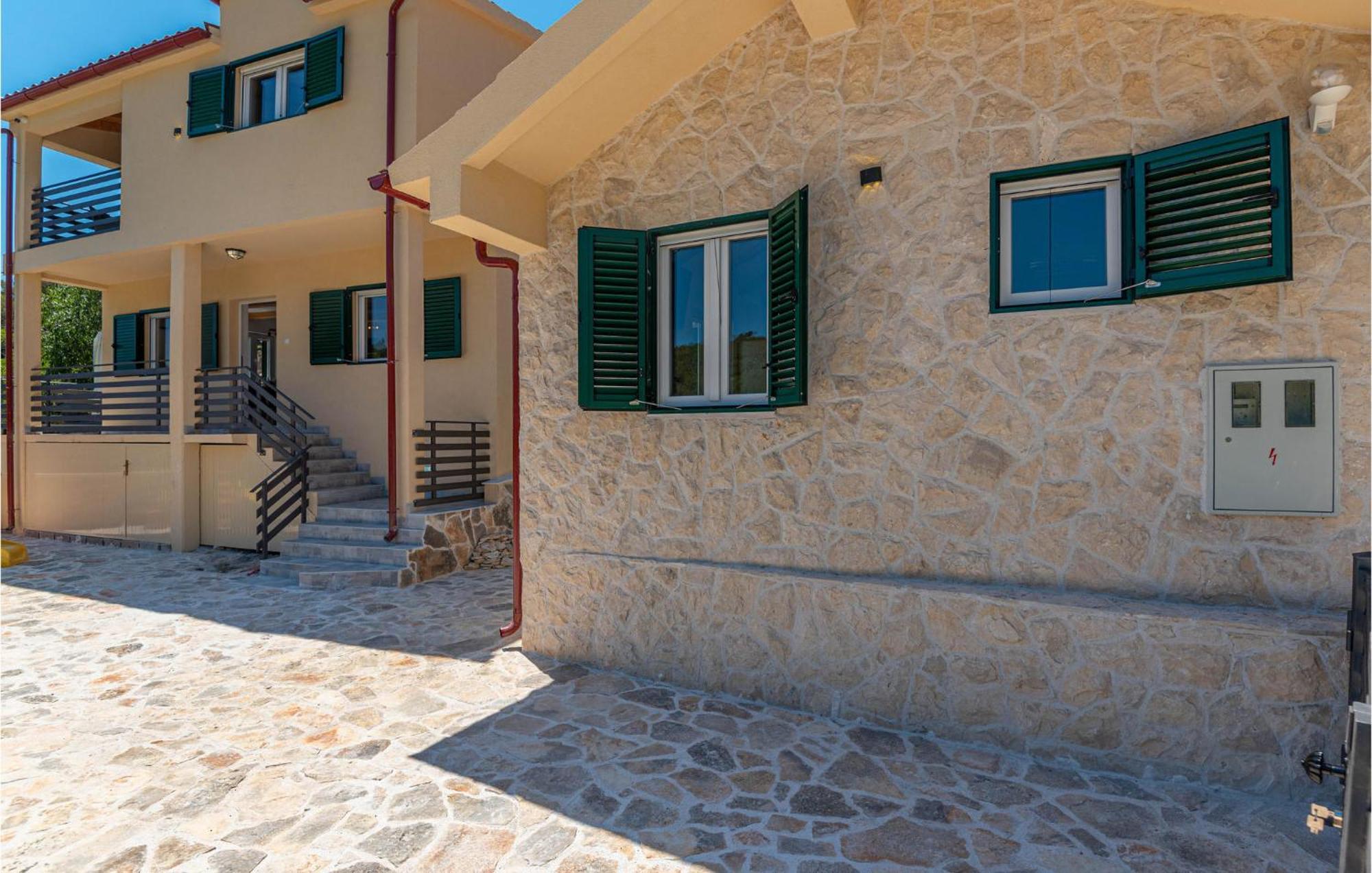 3 Bedroom Cozy Home In Skradin Exterior photo